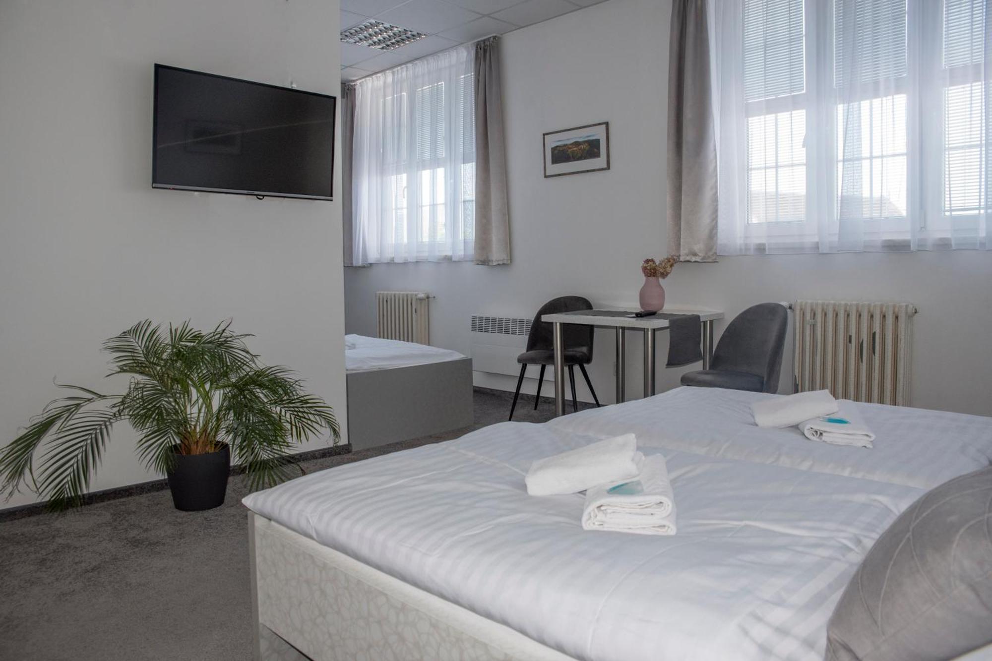 Classic Apartmany Trinec Dış mekan fotoğraf